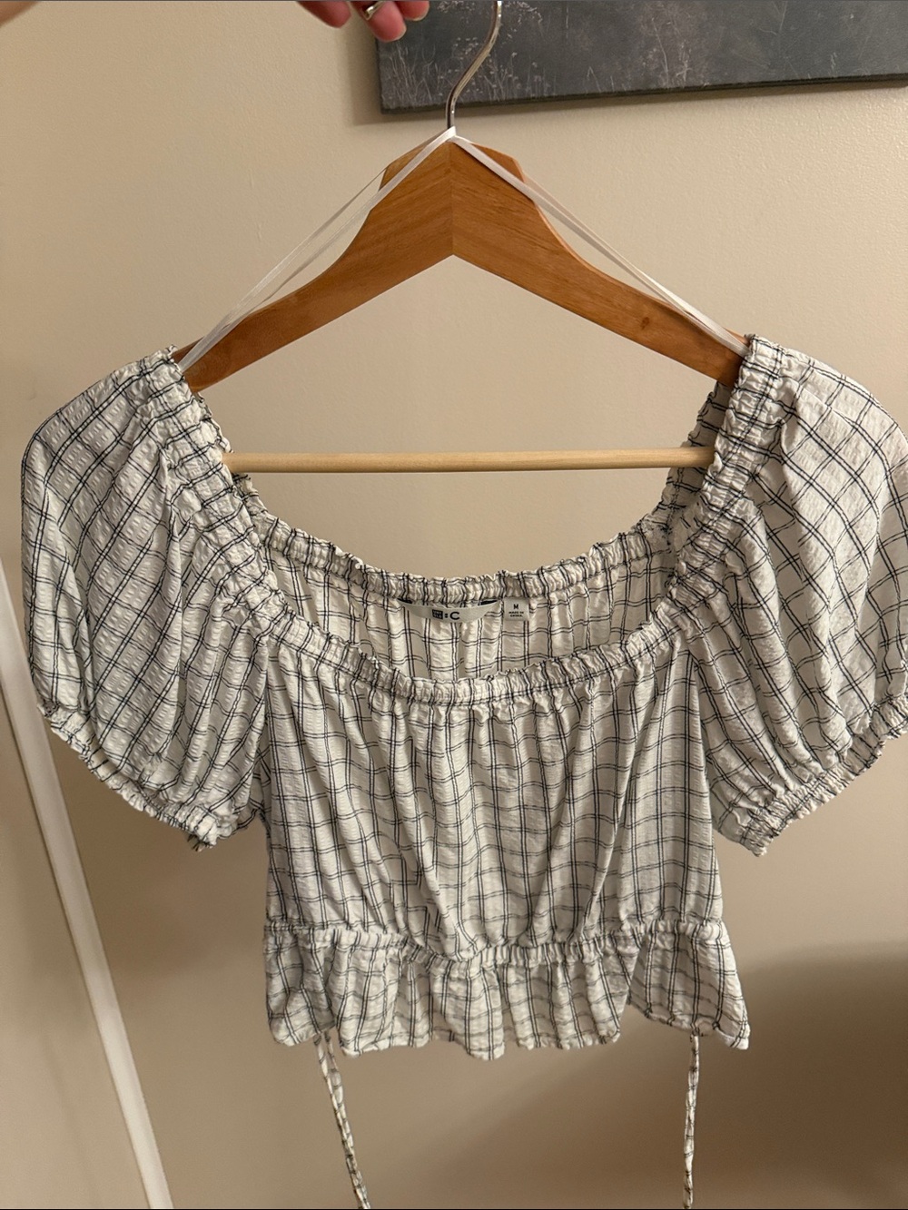 Uniqlo White and Black Plaid Peasant Crop Top